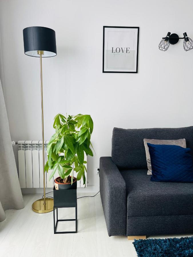 Appartamento Warsaw Inside Solec With Private Parking Esterno foto